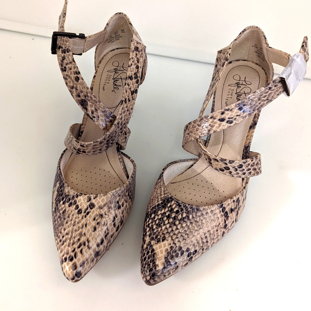 Life Stride, Brand New, Never Worn, Nude, Natural, Snake Print, Pointy Toe Heel